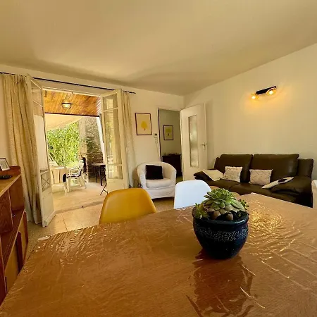 Maison Garriga 아파트